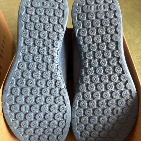 NOBULL iridescent / reflective blueish purple Sneakers - Picture 3 of 5